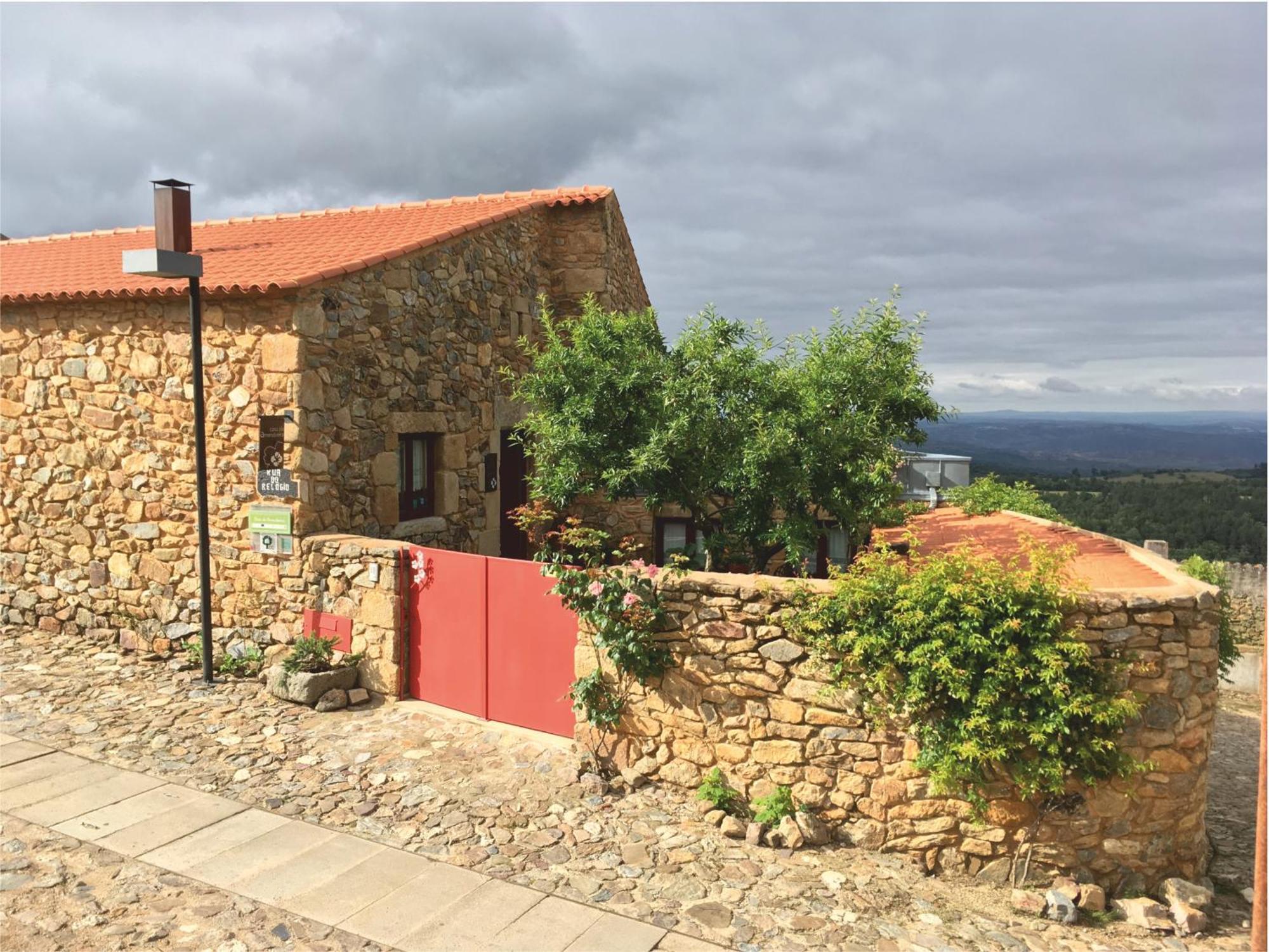 Отель Casa Da Amendoeira Каштелу-Родригу Экстерьер фото